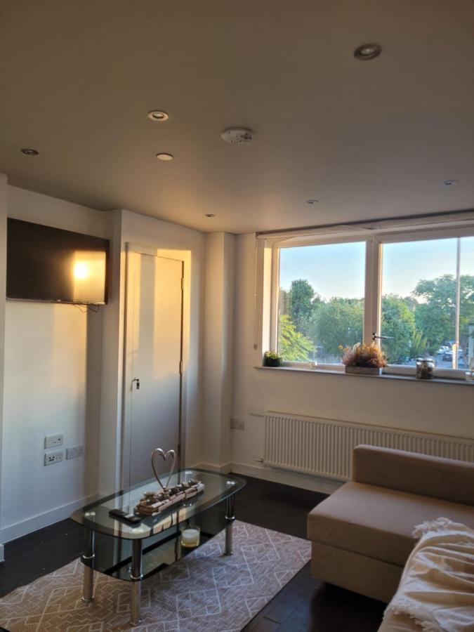 Amazing London 1 Bedroom Flat In Astral House As18 Norbury  Екстериор снимка