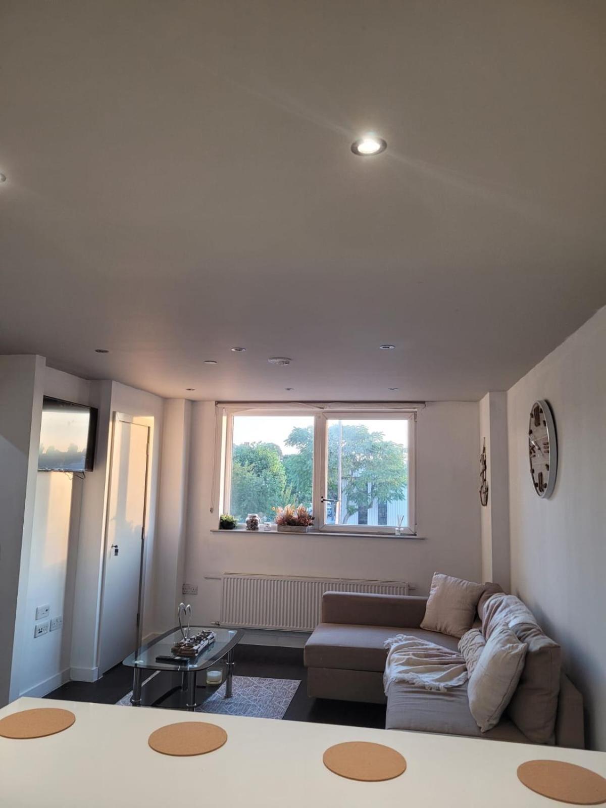 Amazing London 1 Bedroom Flat In Astral House As18 Norbury  Екстериор снимка